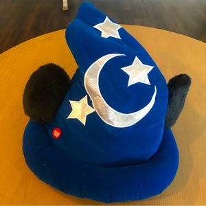 Sorcerer Mickey hat
